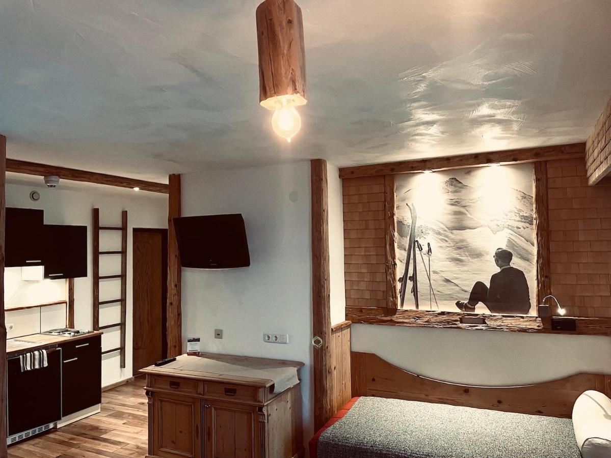 Pension Kreuzeck - Dein Gluecksplatz Am Lech Weissenbach am Lech Bagian luar foto